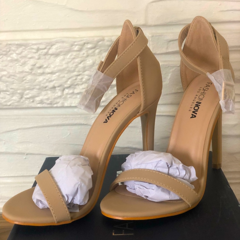 Fashion Nova Nude heels 5.5